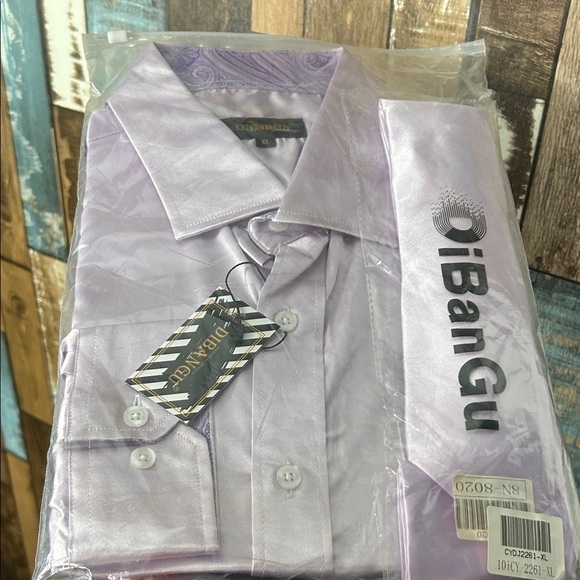 Lavender Men's Dress Shirt with Tie - Picture 7 of 11